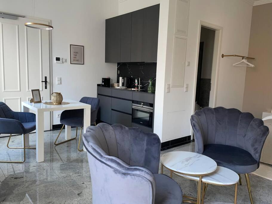 Luxurioeses Mit Privatem Zugang Zum Apartment